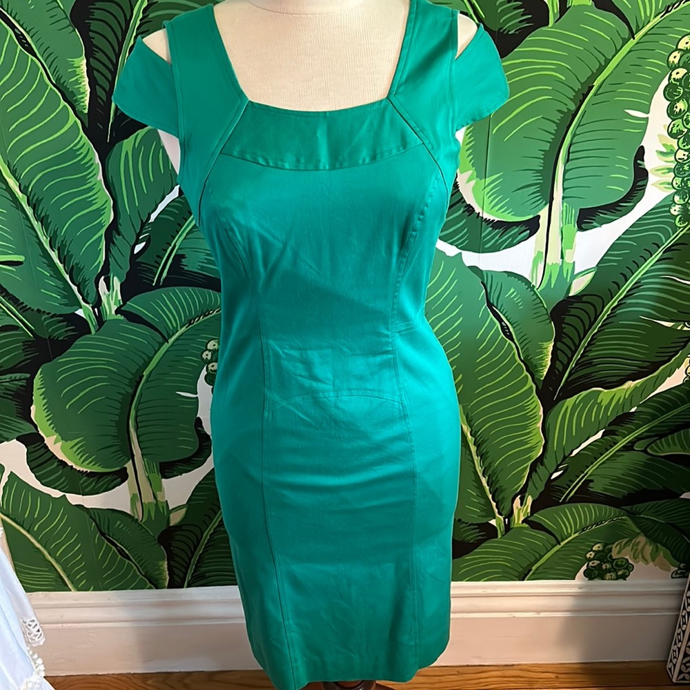 Like New Milly Sheath Dress in Green, size 6